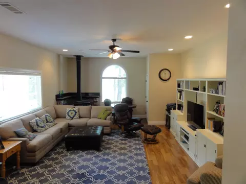 9010 Simmons Rd, Redding, CA 96001 photo 4