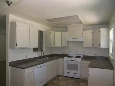 20114 Sylvia Ln, Redding, CA 96002 photo 3