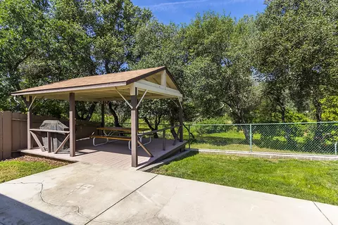 3472 Somerset Ave, Redding, CA 96002 photo 18