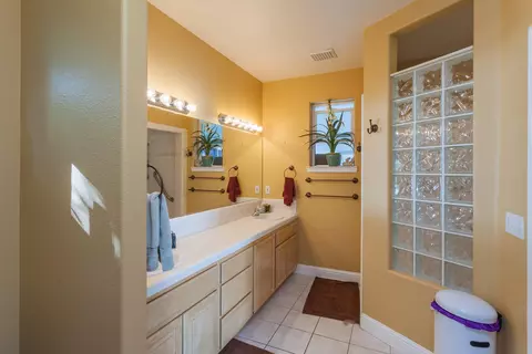 19287 Hollow Ln, Redding, CA 96003 photo 5