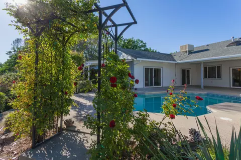 19287 Hollow Ln, Redding, CA 96003 photo 38
