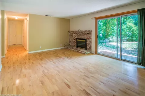 8501 Copper Dr, Redding, CA 96001 photo 9