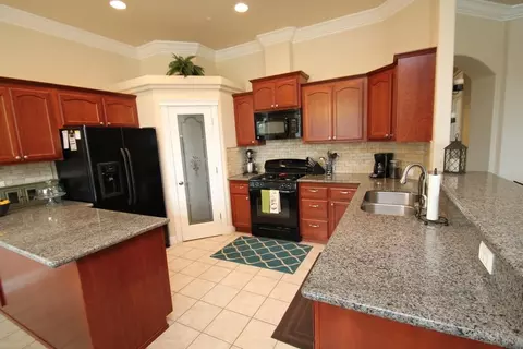 1058 Coggins St, Redding, CA 96003 photo 7