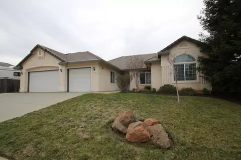 1058 Coggins St, Redding, CA 96003 photo 1