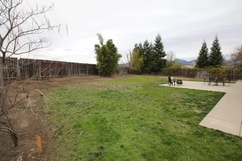 1058 Coggins St, Redding, CA 96003 photo 20