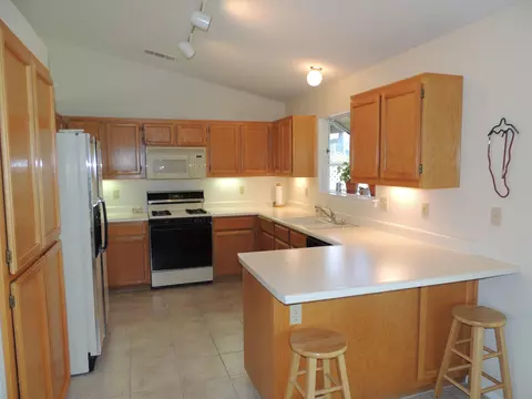 2910 Tropicana Ct, Redding, CA 96003 photo 5
