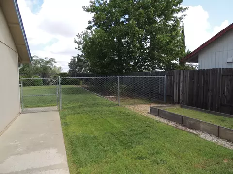 2910 Tropicana Ct, Redding, CA 96003 photo 15