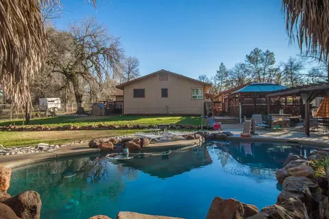 13250 Bear Mountain Rd, Redding, CA 96003 photo 3