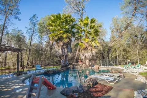 13250 Bear Mountain Rd, Redding, CA 96003 photo 4