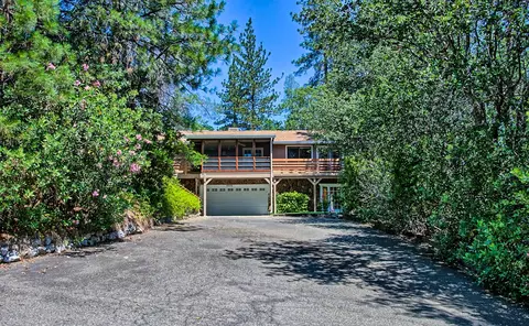 17570 Forest View Dr, Redding, CA 96003 photo 2