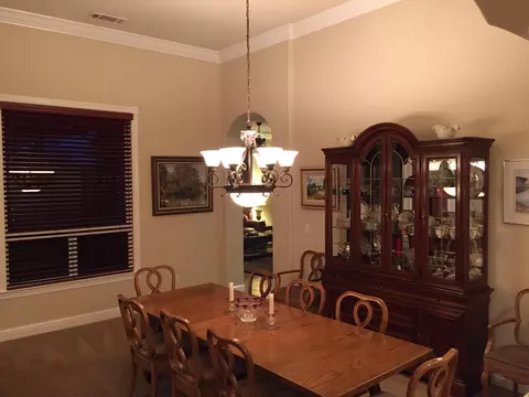 3645 Wimbledon Dr, Redding, CA 96002 photo 9
