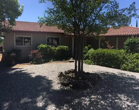 463 Rosewood Dr, Redding, CA 96003 photo 1