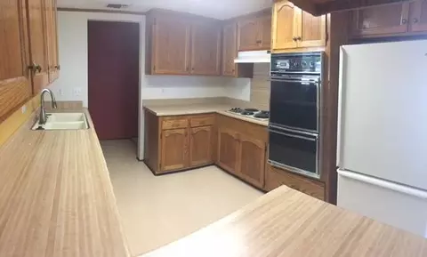 463 Rosewood Dr, Redding, CA 96003 photo 4