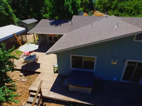 5381 Mulberry Ln, Redding, CA 96001 photo 3