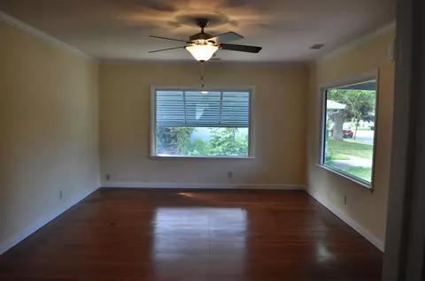 869 South St, Redding, CA 96001 photo 2