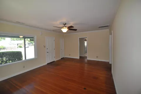 869 South St, Redding, CA 96001 photo 3