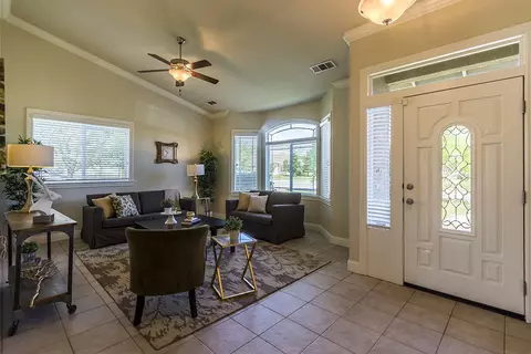 2305 Suzette Ave, Redding, CA 96002 photo 2