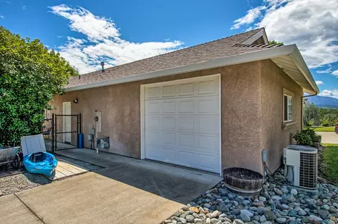 3381 Stanford Dr, Redding, CA 96003 photo 44