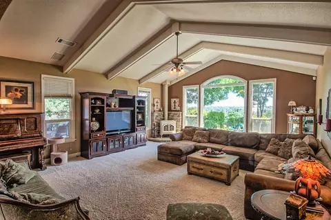 3381 Stanford Dr, Redding, CA 96003 photo 11