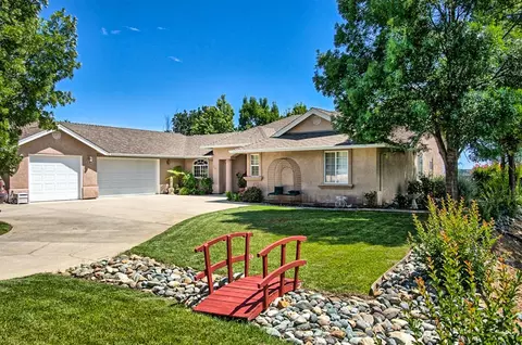 3381 Stanford Dr, Redding, CA 96003 photo 1