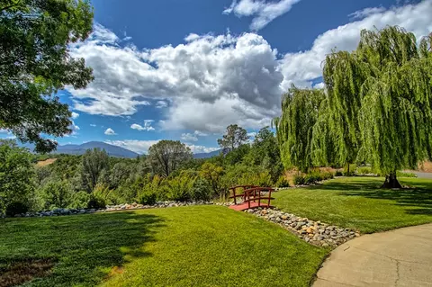 3381 Stanford Dr, Redding, CA 96003 photo 9