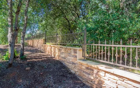 8789 Heritage Ct, Redding, CA 96001 photo 41