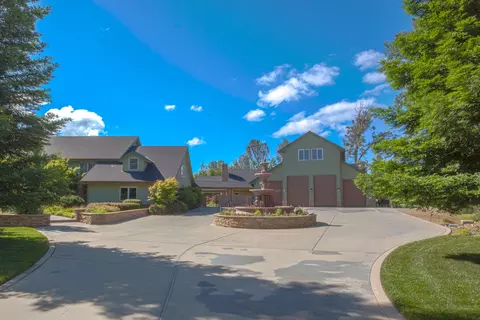 8789 Heritage Ct, Redding, CA 96001 photo 3