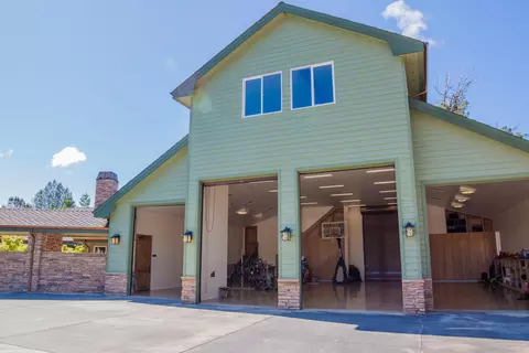 8789 Heritage Ct, Redding, CA 96001 photo 32