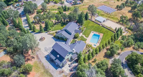 8789 Heritage Ct, Redding, CA 96001 photo 42