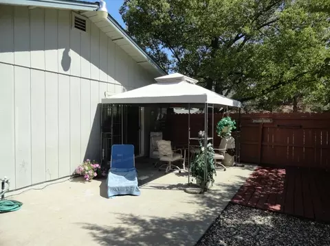1100 Pinewood Ct, Redding, CA 96002 photo 4