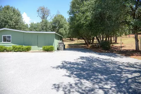 13042 Tierra Oaks Dr, Redding, CA 96003 photo 3