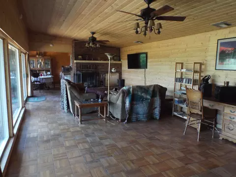 6926 Pine Dr, Anderson, CA 96007 photo 3