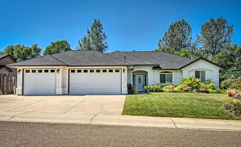 1941 Dellwood Dr, Redding, CA 96003 photo 1