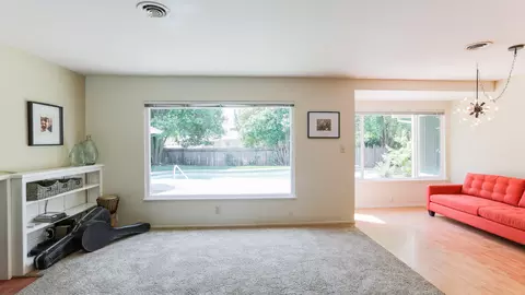 715 Gold St, Redding, CA 96001 photo 4