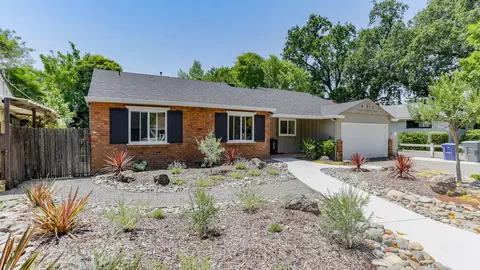 715 Gold St, Redding, CA 96001 photo 1