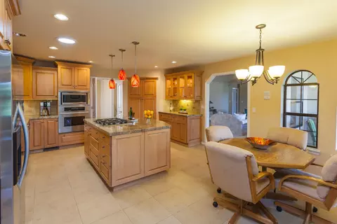 2852 Panorama Dr, Redding, CA 96003 photo 3