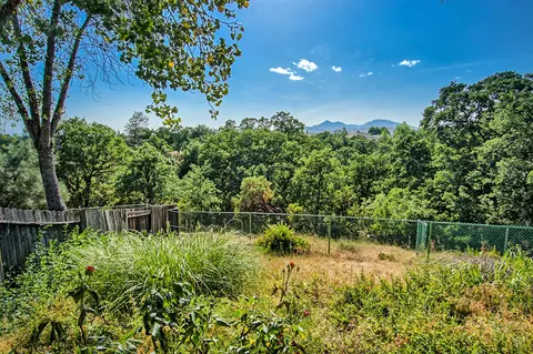 4472 Rose Terrace Dr, Redding, CA 96001 photo 3
