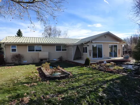 25720 Saddle View Ct, Fall River Mills, CA 96028 photo 2