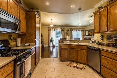 3521 Laramie St, Redding, CA 96002 photo 8