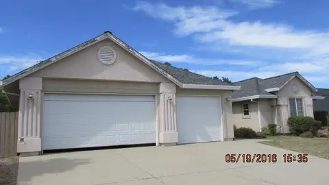 1014 Rollingview Dr, Redding, CA 96003 photo 1