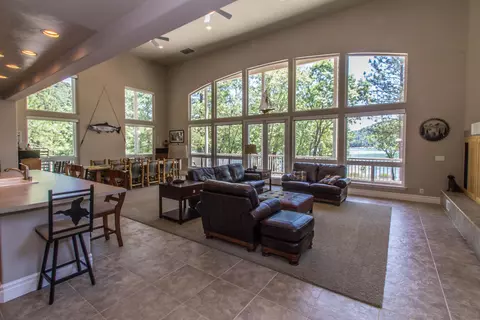17878 Lake Dr, Lakehead, CA 96051 photo 3