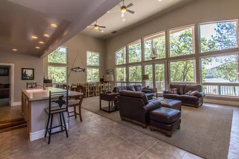 17878 Lake Dr, Lakehead, CA 96051 photo 10