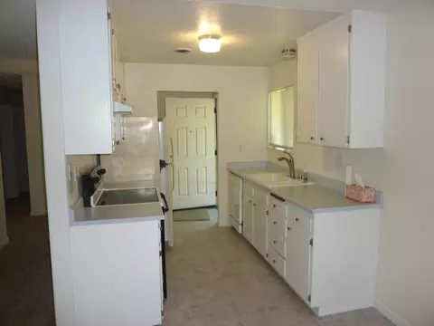 2499 Celestial St, Redding, CA 96002 photo 5