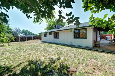 2464 Capella St, Redding, CA 96002 photo 16