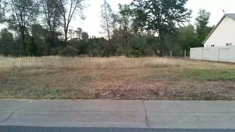 1375 Spanish Bay Dr, Redding, CA 96003 photo 1