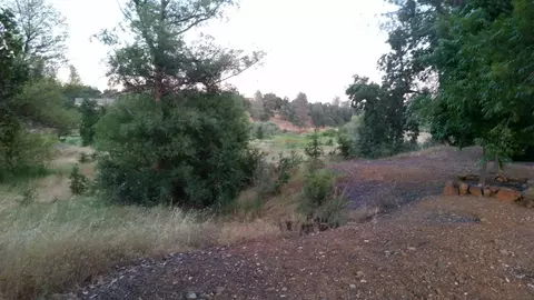 1375 Spanish Bay Dr, Redding, CA 96003 photo 4