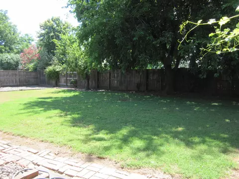 3440 Riverview Dr, Redding, CA 96001 photo 10