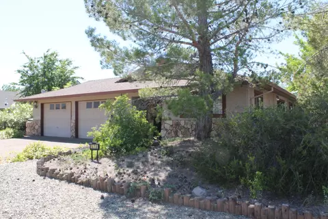 575 Collyer Dr, Redding, CA 96003 photo 2
