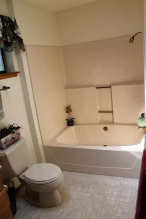 575 Collyer Dr, Redding, CA 96003 photo 8