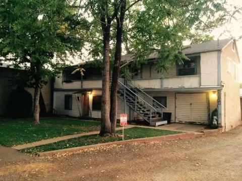 2124 Pine, Redding, CA 96001 photo 1